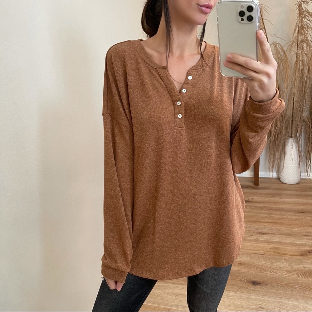 🔁 REPOSH • mrsalliexo Brown Long Sleeve Henley Top